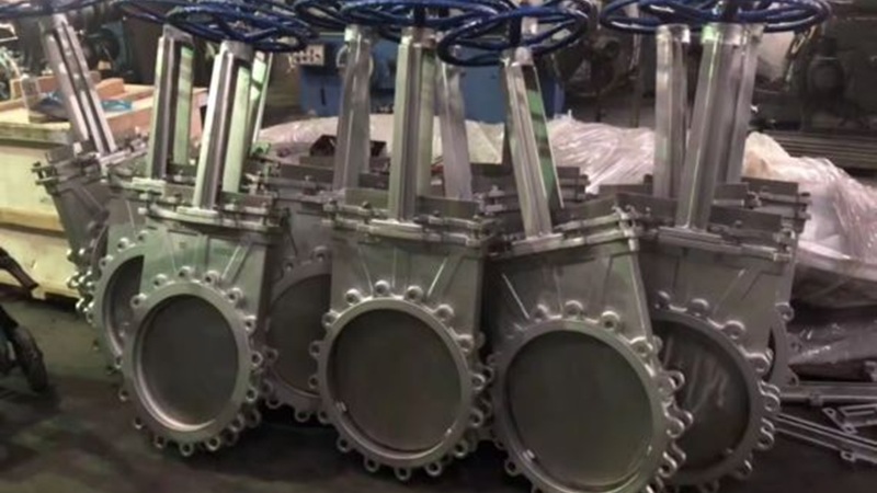 van cửa dao inox 304